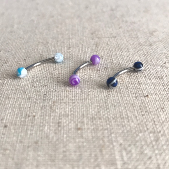 16g curved barbell - Picture 2 of 3